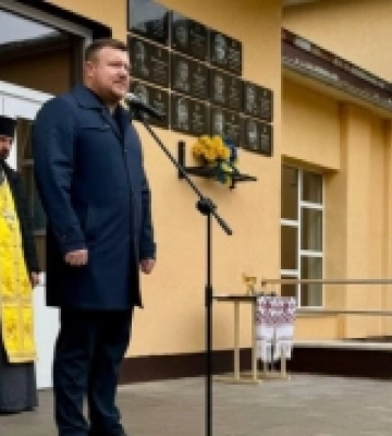 На фасадах трьох Волинських ліцеїв відкрили меморіальні дошки полеглим захисникам