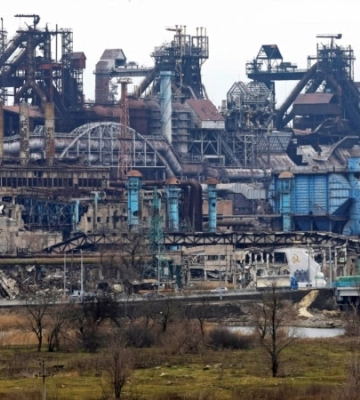 У Маріуполі біля «Азовсталі» вирує пожежа