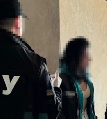 В Івано-Франківську дівчина та її сусід  &quot;заробляли&quot; на спалюванні машин військових