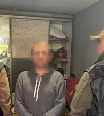 В Івано-Франківську дівчина та її сусід  &quot;заробляли&quot; на спалюванні машин військових