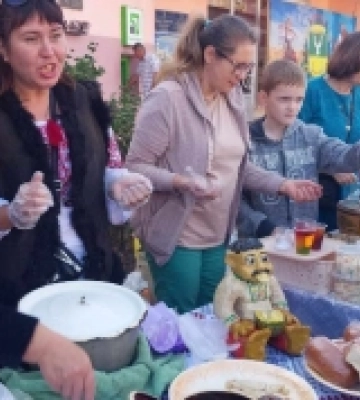 На благодійному ярмарку в Олександрівці зібрали більше 14 тисяч гривень