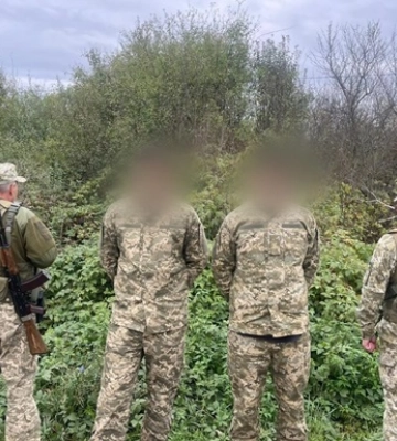 Двох чоловіків, які намагалися незаконно потрапити в Угорщину затримали учора прикордонники