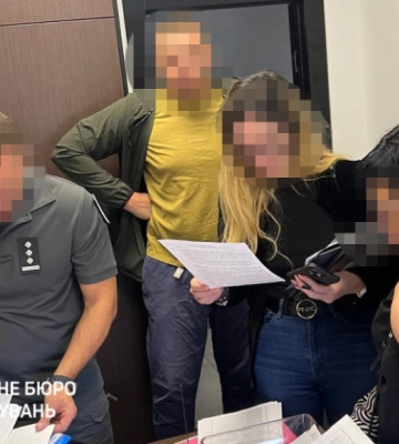 Екскомандира військової частини на Дніпропетровщині підозрюють у закупівлі неякісного одягу на 200 млн гривень