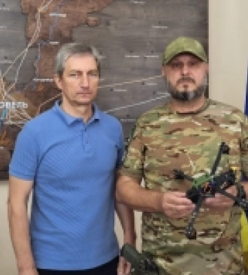 У Ковелі захисникам передали три дрони і авто