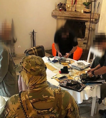 Екскомандира військової частини на Дніпропетровщині підозрюють у закупівлі неякісного одягу на 200 млн гривень