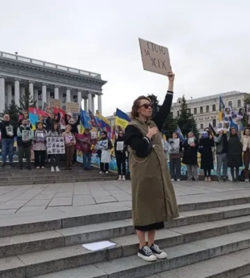 Київ завмер, аби вшанувати пам'ять полеглих героїв (відео)