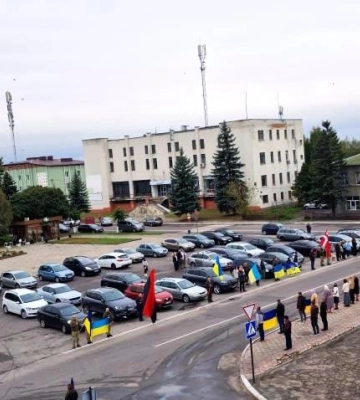 У прикордонному місті на Волині хвилиною мовчання вшанували тих, хто загинув від війни