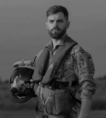 Зеленський присвоїв звання "Героя України" пілотові Андрію "Джусу" Пільщикову (Відео)
