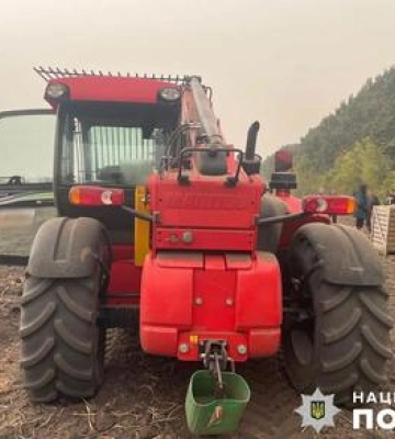 Водій трактора збив жінку в полі на Полтавщині