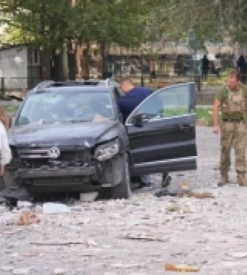 Росіяни атакували Запоріжжя авіабомбами: влучили у багатоповерхівку, є загиблий та постраждалі