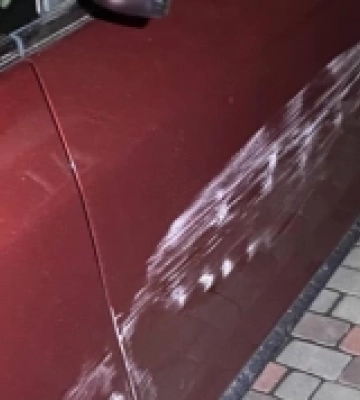 У Рівному нетвереза водійка протаранила дві автівки та втекла з місця аварії