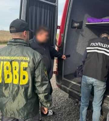 Уродженця Рівненщини затримали через можливе перевезення чоловіків за кордон