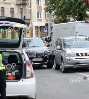 Через ДТП утворився затор в центрі Франківська