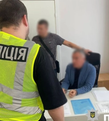 Радник керівника медуніверситету в Києві отримав підозду у фіктивному зарахуванні іноземців