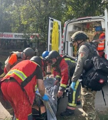 Авіаудар РФ по Запоріжжю: 1 людина загинула, 18 - поранені. Аварійно-рятувальні роботи завершені