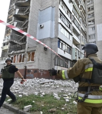Унаслідок удару РФ по Запоріжжю - один загиблий, 18 постраждалих