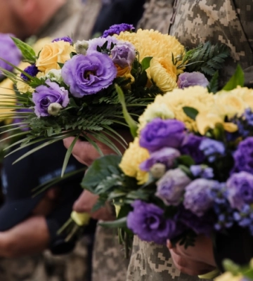 Хвилина мовчання, квіти пам’яті та спецпогашення марки: День захисників і захисниць на Дніпропетровщині (ФОТОРЕПОРТАЖ)