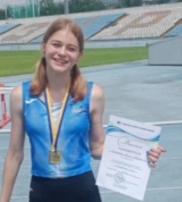 З різницею у соті секунди юна легкоатлетка зі Сарн вирвала бронзу Чемпіонату України
