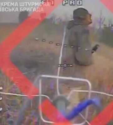 Воины Киевской штурмовой бригады метко атакуют российских пехотинцев. ВИДЕО