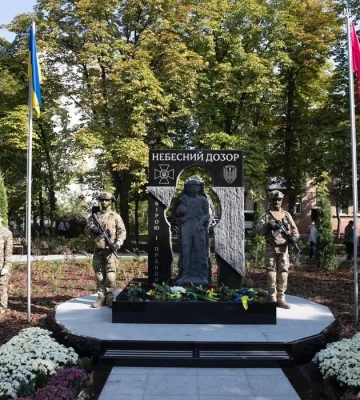 У Києві з&#039;явилась меморіальна скульптура на честь загиблих прикордонників 