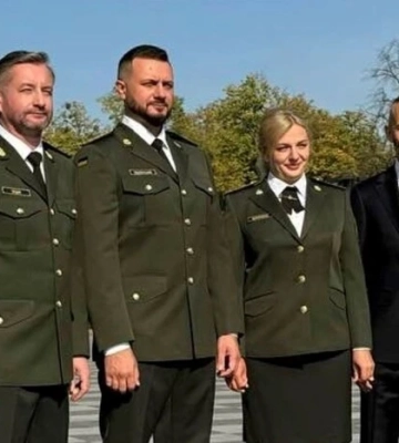 До Дня захисників та захисниць України Жадан показався у парадній військовій формі
