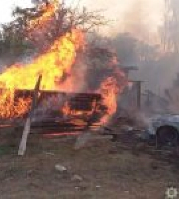На Чернігівщині внаслідок російського обстрілу знищені будинки та транспорт мирних громадян