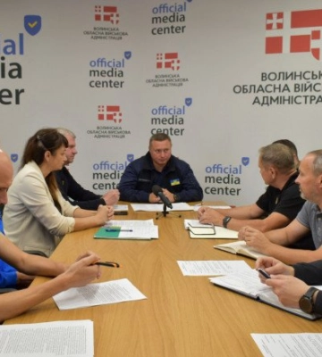 Шахраї: у Луцьку поліція встановлює особи чоловіка та жінки 