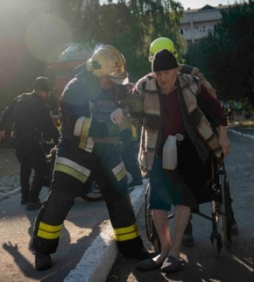 Пацієнтів геріатричного пансіонату у Сумах евакуювали до інших медзкаладів