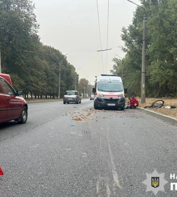 У Черкасах водій вантажівки збив велосипедиста. Той помер