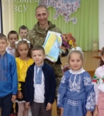 У селі на Волині школярі зустрілися із захисником України