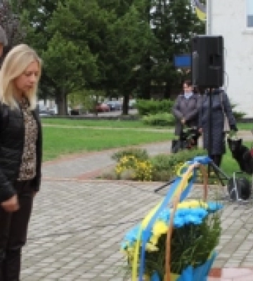 У центрі Рожища вшанували захисників та захисниць України. ФОТО