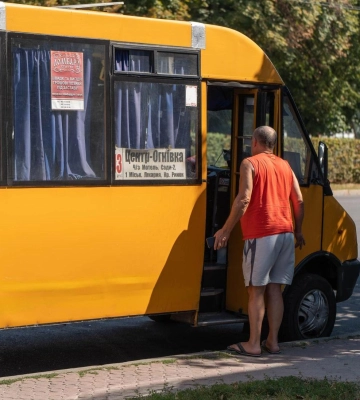 У скількох маршрутках Полтави можна безготівково розрахуватися за проїзд