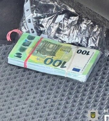 На Волині мотоциклістка зіткнулася з автівкою
