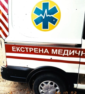 На Харківщині обстріл касетними боєприпасами пошкодив чотири «швидкі»