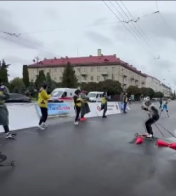 З гвинтівкою на лижоролерах: Луцьк приймав всеукраїнські змагання з літнього біатлону