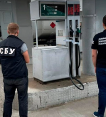 Детективи БЕБ виявили збут фальсифікату на АЗС: де продавали контрафакт