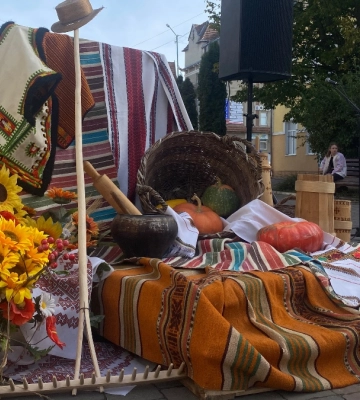 Благодійний ярмарок у Надвірній: фоторепортаж