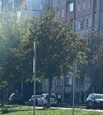 На Львівщині невідомий обстріляв автомобіль