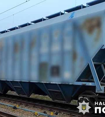 На Полтавщині 29-річного чоловіка смертельно вразило струмом на вагоні потяга