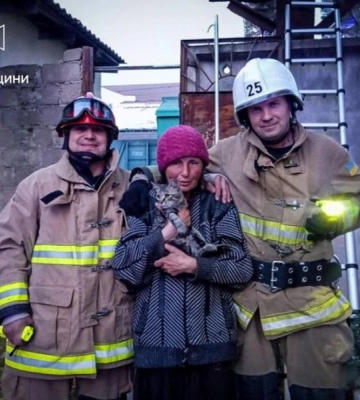 На Одещині вогнеборці врятували кота