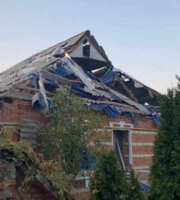 Російські війська зранку вдарили чотирма КАБами по громаді на Харківщині, пошкоджені будинки