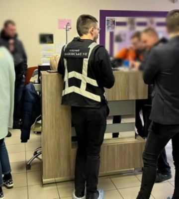 Сурогатне материнство для самотніх європейців: у Києві судитимуть директорів двох клінік