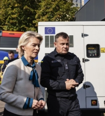 Президентка Єврокомісії відвідала одну з пожежно-рятувальних частин Києва