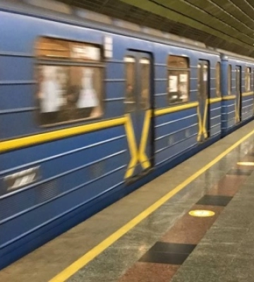 Київ переплатив ₴160 мільйонів за доставку подарованих вагонів метро - ДАСУ