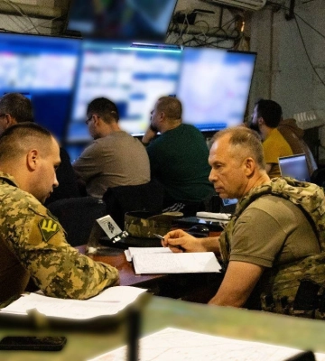 Кожен з них - герой: Сирський нагородив Січеславських десантників з Дніпропетровщини