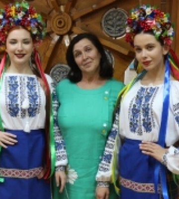 У Миколаївській бібліотеці відбулась творча зустріч з херсонською поетесою Катериною Кий