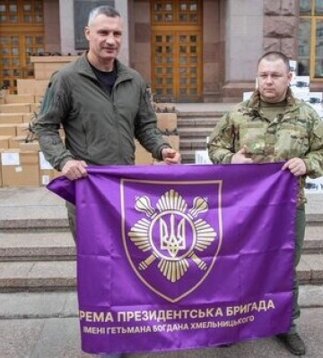 Громада Киева передала 750 &quot;Мавиков&quot; и FPV-дронов бригаде им. Богдана Хмельницкого, - Кличко