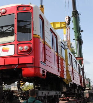 &quot;Київський метрополітен&quot; переплатив 160 мільйонів за доставку подарованих вагонів метро з Польщі, – Держаудитслужба