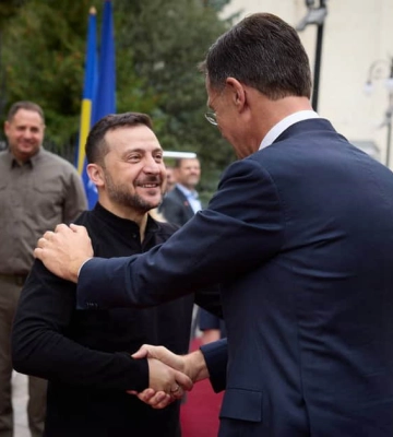 Російські дрони в небі НАТО: Рютте пояснив, хто має їх збивати