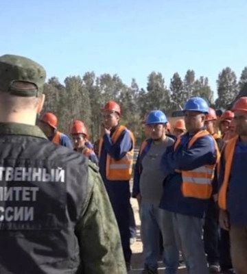 В Мелитополе оккупанты устроили облаву на незаконных мигрантов из Средней Азии (фото, видео)
